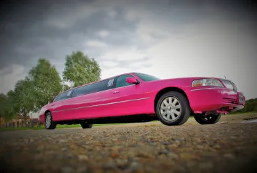 pink limo hire leicester